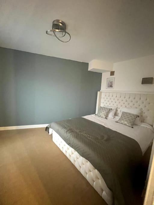 Wondersuite Appartement - Centre Ville Avec Parking Couvert -15Mn De Paris Et 10 Mn De Stade De France, Wifi, Netflix Deuil-la-Barre Ngoại thất bức ảnh
