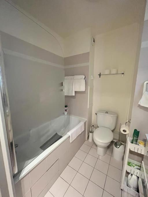 Wondersuite Appartement - Centre Ville Avec Parking Couvert -15Mn De Paris Et 10 Mn De Stade De France, Wifi, Netflix Deuil-la-Barre Ngoại thất bức ảnh